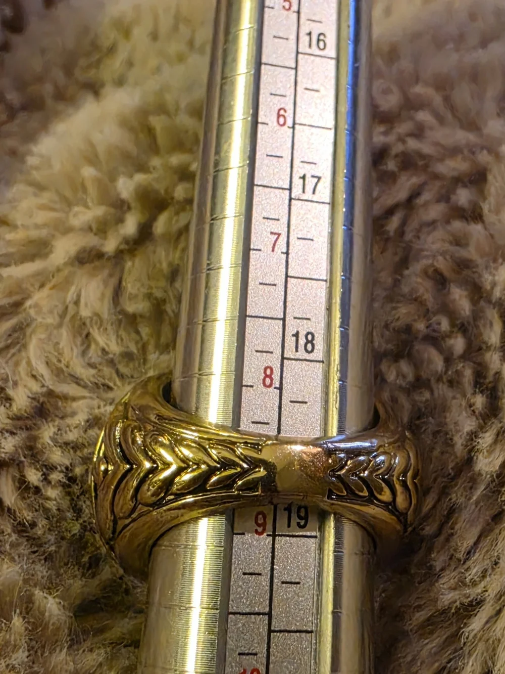 Heidi Daus Swarovski crystal signature vintage cocktail ring